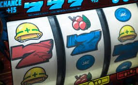 myan888 APP ဖုန်းမျက်နှာပြင် Sportsbook နှင့် Casino ဂိမ်းများ ပြသနေသည်